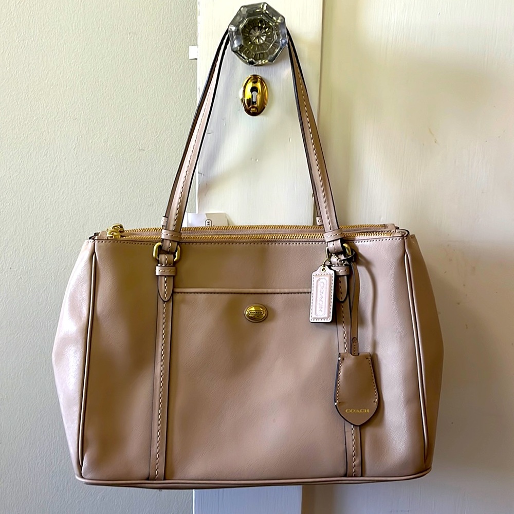 Coach Peyton Leather Jordan Double Zip Carry All Tote Bag Beige